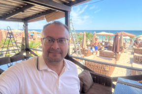 Алесь Міхалевіч: «На пляжы назіраў, як збіваюць дроны паблізу, фактычна ў людзей над галавой»